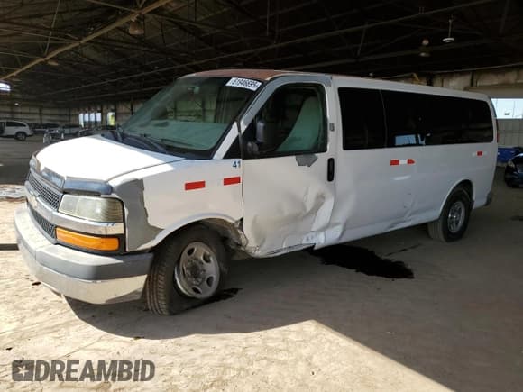 ✅ 2010 Chevrolet Express Passenger LT • VIN: 1GA2G1DG6A1103011 • Lot: 51946695. Wystawiony na Copart z przebiegiem 299 210 mil. Bezpłatny archiwum sprzedaży aukcyjnych z USA i szczegółowy raport historii pojazdu na DreamBid. Zdjęcie 1.