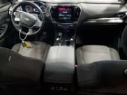 ✅ 2023 Chevrolet Traverse LT Cloth • VIN: 1GNERGKW1PJ166156 • Lot: 71117785. Wystawiony na Copart z przebiegiem 70 414 mil. Bezpłatny archiwum sprzedaży aukcyjnych z USA i szczegółowy raport historii pojazdu na DreamBid. Zdjęcie 8.