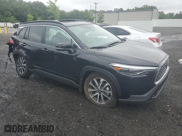 ✅ 2025 Toyota Corolla Cross XLE • VIN: 7MUDAABG5SV126262 • Лот: 60496725. Опубликован ранее на Copart с пробегом 5 438 миль. Бесплатный доступ к архиву аукционных продаж из США и подробный отчёт об истории автомобиля на DreamBid. Изображение 4.