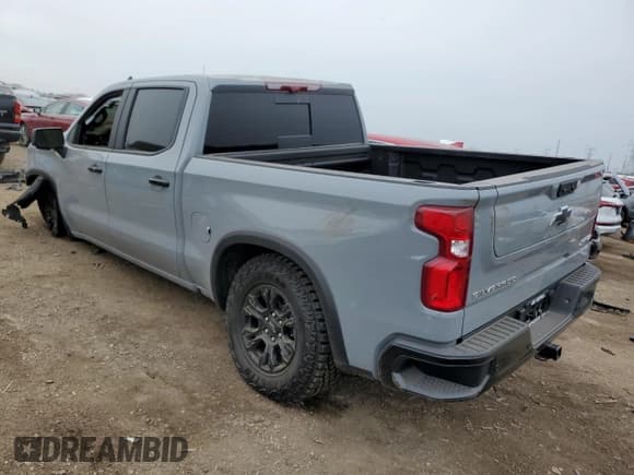 ✅ 2025 Chevrolet Silverado 1500 • VIN: 3GCUKHE81SG131512 • Лот: 53326985. Опубликован ранее на Copart с пробегом 2 852 миль. Бесплатный доступ к архиву аукционных продаж из США и подробный отчёт об истории автомобиля на DreamBid. Изображение 2.