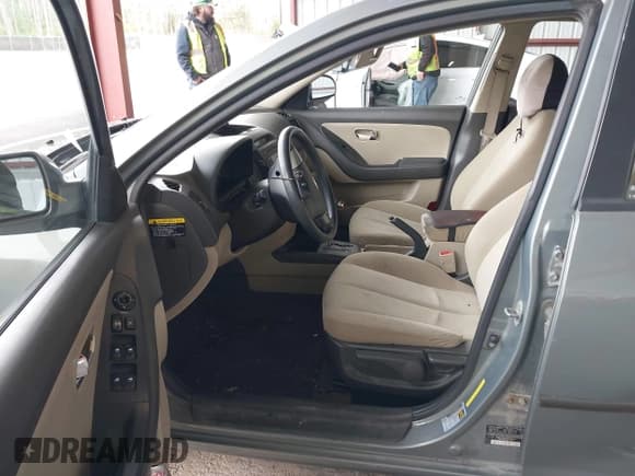 ✅ 2010 Hyundai Elantra GLS • VIN: KMHDU4AD5AU880441 • Lot: 43585641. Listed on IAAI with 200,851 mi. Free auction sales archive from the USA and detailed vehicle history report at DreamBid. Image 5.