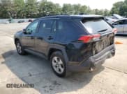 ✅ 2021 Toyota RAV4 XLE • VIN: 2T3P1RFV4MW160306 • Lot: 60722055. Wystawiony na Copart z przebiegiem 62 620 mil. Bezpłatny archiwum sprzedaży aukcyjnych z USA i szczegółowy raport historii pojazdu na DreamBid. Zdjęcie 2.