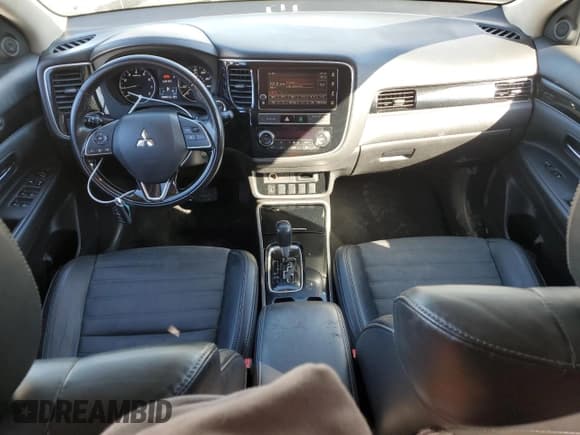 ✅ 2019 Mitsubishi Outlander SE • VIN: JA4AD3A37KZ042872 • Lot: 92375805. Listed on Copart with 148,930 mi. Free auction sales archive from the USA and detailed vehicle history report at DreamBid. Image 8.