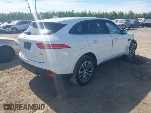✅ 2018 Jaguar F-Pace 30t Premium • VIN: SADCJ2GX1JA283310 • Lot: 43369823. Listed on IAAI with 173,992 mi. Free auction sales archive from the USA and detailed vehicle history report at DreamBid. Image 4.