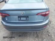 ✅ 2020 Volkswagen Jetta S • VIN: 3VWN57BU0LM086425 • Lot: 42511761. Wystawiony na IAAI z przebiegiem 32 644 mil. Bezpłatny archiwum sprzedaży aukcyjnych z USA i szczegółowy raport historii pojazdu na DreamBid. Zdjęcie 17.