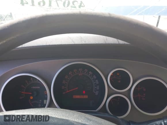 ✅ 2011 Toyota Tundra • VIN: 5TFRY5F14BX103493 • Lot: 42071614. Listed on IAAI with 92,811 mi. Free auction sales archive from the USA and detailed vehicle history report at DreamBid. Image 7.