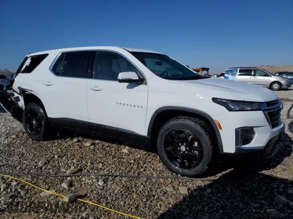 ✅ 2022 Chevrolet Traverse LS • VIN: 1GNEVLKWXNJ107625 • Лот: 42544375. Опубликован ранее на Copart с пробегом 46 280 миль. Бесплатный доступ к архиву аукционных продаж из США и подробный отчёт об истории автомобиля на DreamBid. Изображение 4.