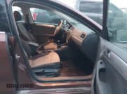 ✅ 2017 Volkswagen Jetta S • VIN: 3VW167AJ5HM362074 • Lot: 43188632. Wystawiony na IAAI z przebiegiem 201 546 mil. Bezpłatny archiwum sprzedaży aukcyjnych z USA i szczegółowy raport historii pojazdu na DreamBid. Zdjęcie 5.