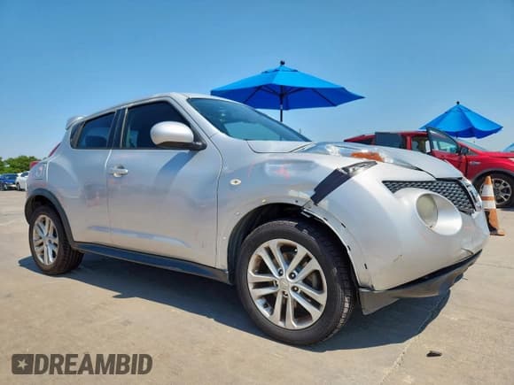 ✅ 2014 Nissan Juke S • VIN: JN8AF5MR1ET358839 • Lot: 72003615. Listed on Copart with 133,234 mi. Free auction sales archive from the USA and detailed vehicle history report at DreamBid. Image 4.