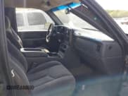 ✅ 2005 Chevrolet Silverado 2500HD LS • VIN: 1GCHK232X5F966561 • Lot: 42402828. Wystawiony na IAAI z przebiegiem 207 618 mil. Bezpłatny archiwum sprzedaży aukcyjnych z USA i szczegółowy raport historii pojazdu na DreamBid. Zdjęcie 5.