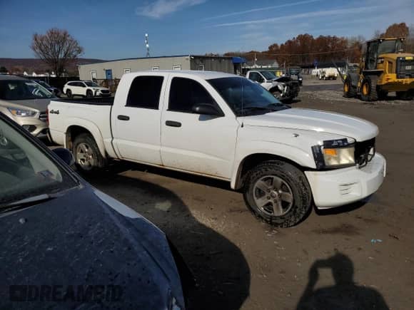 2008 Dodge Dakota ST z VIN 1D7HW28K38S511212, wystawiony jako Copart lot #77956004 z przebiegiem 195 316 mil mil oraz Szkoda całkowita • Salvage title. Historia ofert i sprzedaży dostępna na DreamBid. Obrazek 4.