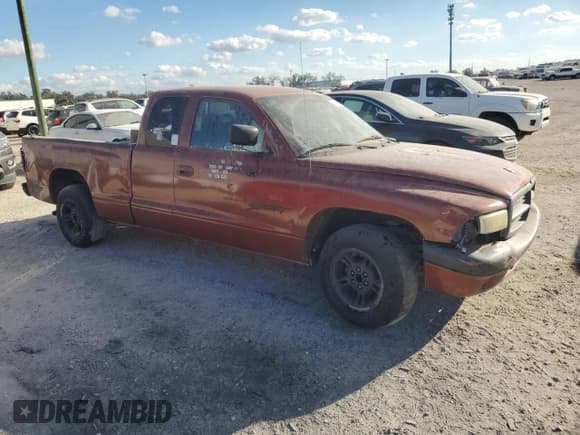 ✅ 2000 Dodge Dakota • VIN: 1B7GL22X9YS764702 • Lot: 83312094. Wystawiony na Copart z przebiegiem 235 503 mil. Bezpłatny archiwum sprzedaży aukcyjnych z USA i szczegółowy raport historii pojazdu na DreamBid. Zdjęcie 4.