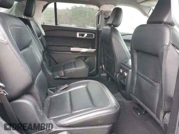 ✅ 2021 Ford Explorer XLT • VIN: 1FMSK7DHXMGB12132 • Lot: 88891395. Wystawiony na Copart z przebiegiem 45 025 mil. Bezpłatny archiwum sprzedaży aukcyjnych z USA i szczegółowy raport historii pojazdu na DreamBid. Zdjęcie 11.