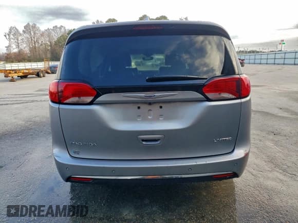 ✅ 2020 Chrysler Pacifica Limited • VIN: 2C4RC1GG9LR285430 • Лот: 94658615. Опубликован ранее на Copart с пробегом 151 594 миль. Бесплатный доступ к архиву аукционных продаж из США и подробный отчёт об истории автомобиля на DreamBid. Изображение 6.