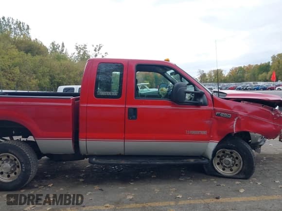 ✅ 2002 Ford F-250 XL • VIN: 1FTNX21F62EC40515 • Lot: 43483289. Wystawiony na IAAI z przebiegiem 213 619 mil. Bezpłatny archiwum sprzedaży aukcyjnych z USA i szczegółowy raport historii pojazdu na DreamBid. Zdjęcie 13.