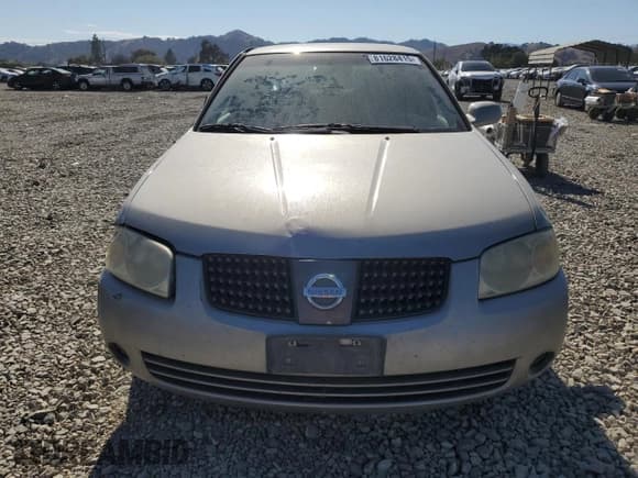 ✅ 2005 Nissan Sentra S • VIN: 3N1CB51D85L456427 • Lot: 81628415. Wystawiony na Copart z przebiegiem 300 772 mil. Bezpłatny archiwum sprzedaży aukcyjnych z USA i szczegółowy raport historii pojazdu na DreamBid. Zdjęcie 5.