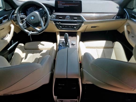 ✅ 2022 BMW 5 Series 530i xDrive • VIN: WBA13BJ03NCJ98694 • Лот: 67087415. Опубликован ранее на Copart с пробегом 28 025 миль. Бесплатный доступ к архиву аукционных продаж из США и подробный отчёт об истории автомобиля на DreamBid. Изображение 8.