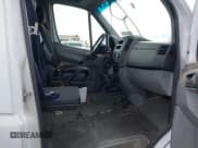 ✅ 2014 Mercedes-Benz Sprinter • VIN: WD3PE8DE3E5894049 • Лот: 42578442. Опубликован ранее на IAAI с пробегом 412 123 миль. Бесплатный доступ к архиву аукционных продаж из США и подробный отчёт об истории автомобиля на DreamBid. Изображение 5.