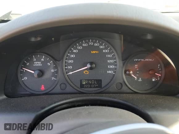 2005 Chevrolet Malibu LS z VIN 1G1ZT52855F245839, wystawiony jako Copart lot #75214744 z przebiegiem 223 137 mil mil oraz Szkoda całkowita • Salvage title. Historia ofert i sprzedaży dostępna na DreamBid. Obrazek 9.