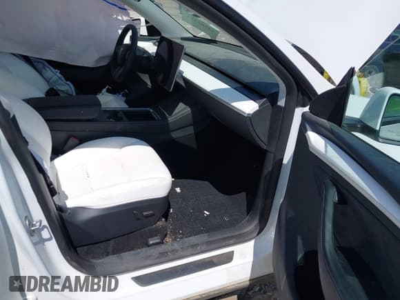 ✅ 2025 Tesla Model Y Long Range • VIN: 7SAYGDED7SA370741 • Лот: 42562511. Опубликован ранее на IAAI с пробегом 6 980 миль. Бесплатный доступ к архиву аукционных продаж из США и подробный отчёт об истории автомобиля на DreamBid. Изображение 5.