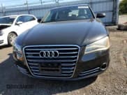 ✅ 2011 Audi A8 • VIN: WAUAVAFD5BN023881 • Lot: 85327595. Wystawiony na Copart z przebiegiem 69 873 mil. Bezpłatny archiwum sprzedaży aukcyjnych z USA i szczegółowy raport historii pojazdu na DreamBid. Zdjęcie 5.