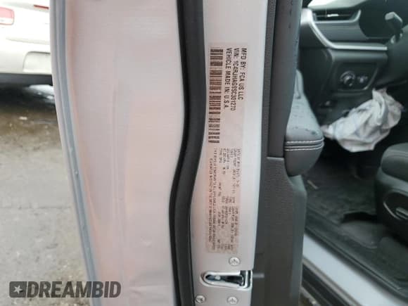 ✅ 2025 Jeep Grand Cherokee Altitude X • VIN: 1C4RJHAG9SC301270 • Lot: 61671705. Listed on Copart with 3,793 mi. Free auction sales archive from the USA and detailed vehicle history report at DreamBid. Image 12.