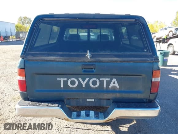 ✅ 1994 Toyota Pickup DX • VIN: JT4RN01P6R7067209 • Lot: 43502725. Listed on IAAI with 242,618 mi. Free auction sales archive from the USA and detailed vehicle history report at DreamBid. Image 8.