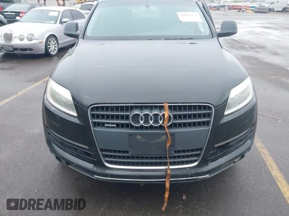 ✅ 2008 Audi Q7 Premium • VIN: WA1BV74L48D010147 • Lot: 42063353. Wystawiony na IAAI z przebiegiem 214 409 mil. Bezpłatny archiwum sprzedaży aukcyjnych z USA i szczegółowy raport historii pojazdu na DreamBid. Zdjęcie 6.