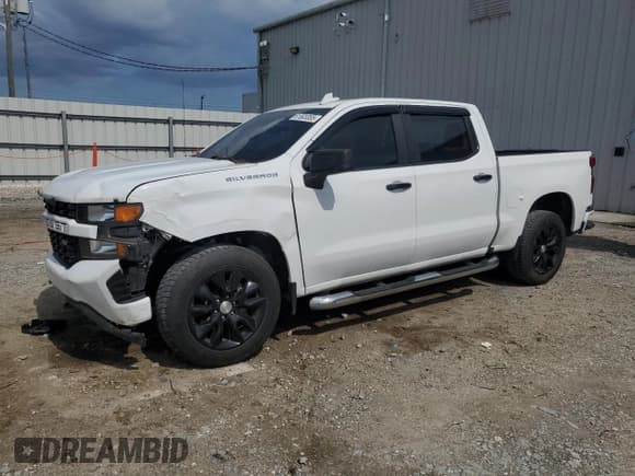 ✅ 2020 Chevrolet Silverado 1500 Custom • VIN: 1GCPWBEF6LZ260957 • Lot: 61503355. Wystawiony na Copart z przebiegiem 107 929 mil. Bezpłatny archiwum sprzedaży aukcyjnych z USA i szczegółowy raport historii pojazdu na DreamBid. Zdjęcie 1.