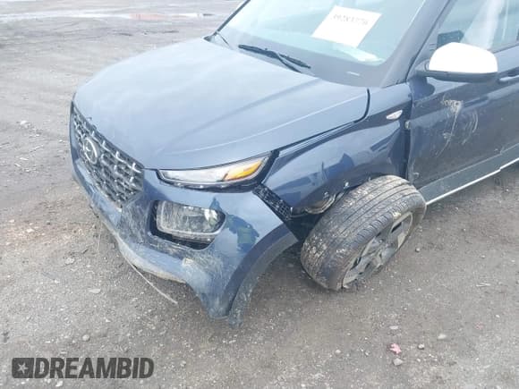 ✅ 2024 Hyundai Venue SEL • VIN: KMHRC8A32RU298638 • Lot: 39283776. Listed on IAAI with 1,370 mi. Free auction sales archive from the USA and detailed vehicle history report at DreamBid. Image 6.