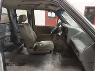 1996 Dodge Dakota z VIN 1B7GG23X6TS548303, wystawiony jako IAAI lot #42500280 z przebiegiem 254 063 mil mil oraz . Historia ofert i sprzedaży dostępna na DreamBid. Obrazek 5.