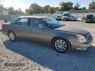 ✅ 2011 Cadillac DTS Premium Collection • VIN: 1G6KH5E63BU131384 • Lot: 85001345. Wystawiony na Copart z przebiegiem 84 871 mil. Bezpłatny archiwum sprzedaży aukcyjnych z USA i szczegółowy raport historii pojazdu na DreamBid. Zdjęcie 4.
