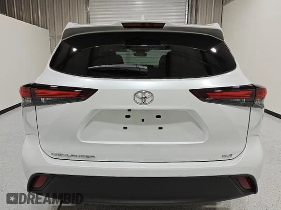 ✅ 2024 Toyota Highlander LE • VIN: 5TDKDRAH5RS054524 • Lot: 57599715. Listed on Copart with 20,609 mi. Free auction sales archive from the USA and detailed vehicle history report at DreamBid. Image 6.