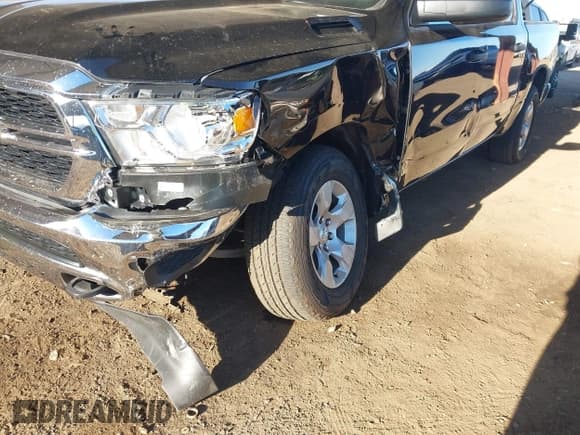 ✅ 2024 Ram 1500 Tradesman • VIN: 1C6SRFGT6RN188192 • Lot: 41299949. Wystawiony na IAAI z przebiegiem 2 937 mil. Bezpłatny archiwum sprzedaży aukcyjnych z USA i szczegółowy raport historii pojazdu na DreamBid. Zdjęcie 6.