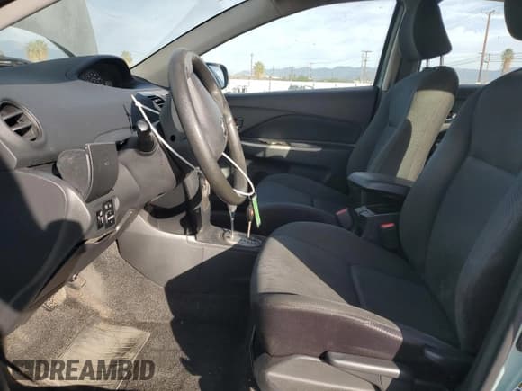 ✅ 2010 Toyota Yaris • VIN: JTDBT4K33A1376136 • Lot: 92212925. Listed on Copart with 181,254 mi. Free auction sales archive from the USA and detailed vehicle history report at DreamBid. Image 7.