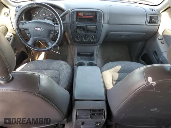 ✅ 2003 Ford Explorer • VIN: 1FMDU62K93ZA54366 • Lot: 91491745. Listed on Copart with 230,494 mi. Free auction sales archive from the USA and detailed vehicle history report at DreamBid. Image 8.