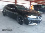 ✅ 2019 Nissan Maxima Platinum • VIN: 1N4AA6AV4KC367022 • Lot: 43496351. Wystawiony na IAAI z przebiegiem 94 739 mil. Bezpłatny archiwum sprzedaży aukcyjnych z USA i szczegółowy raport historii pojazdu na DreamBid. Zdjęcie 1.