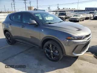 2024 Dodge Hornet GT z VIN ZACNDFAN3R3A41762, wystawiony jako Copart lot #57511465 z przebiegiem 12 748 mil mil oraz Czysty tytuł • Clean title. Historia ofert i sprzedaży dostępna na DreamBid. Obrazek 4.