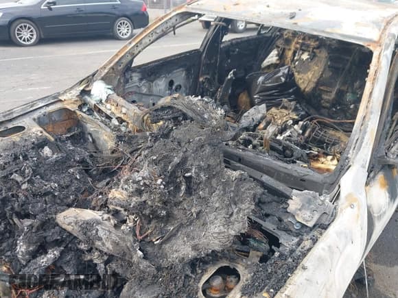 ✅ 2009 Hyundai Genesis • VIN: KMHGC46E99U025450 • Лот: 43029648. Опубликован ранее на IAAI с пробегом Не указан. Бесплатный доступ к архиву аукционных продаж из США и подробный отчёт об истории автомобиля на DreamBid. Изображение 6.