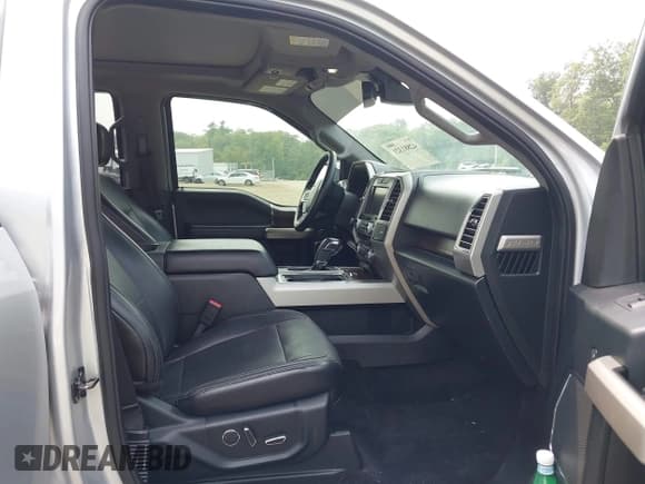 ✅ 2015 Ford F-150 XLT • VIN: 1FTEW1EG6FKE01100 • Lot: 42881321. Wystawiony na IAAI z przebiegiem 176 520 mil. Bezpłatny archiwum sprzedaży aukcyjnych z USA i szczegółowy raport historii pojazdu na DreamBid. Zdjęcie 5.