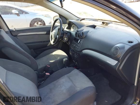 ✅ 2011 Chevrolet Aveo 1LT • VIN: KL1TD6DE1BB213015 • Lot: 41682737. Wystawiony na IAAI z przebiegiem 118 656 mil. Bezpłatny archiwum sprzedaży aukcyjnych z USA i szczegółowy raport historii pojazdu na DreamBid. Zdjęcie 5.