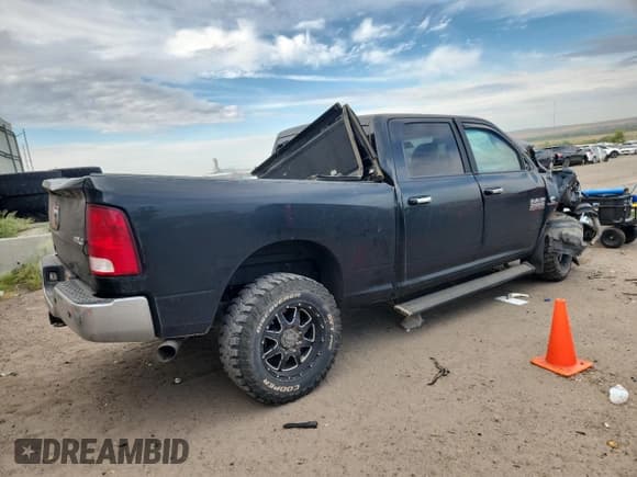 ✅ 2018 Ram 3500 SLT • VIN: 3C63R3DL5JG147072 • Lot: 70785465. Wystawiony na Copart z przebiegiem Nie podano. Bezpłatny archiwum sprzedaży aukcyjnych z USA i szczegółowy raport historii pojazdu na DreamBid. Zdjęcie 3.