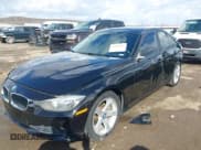 ✅ 2015 BMW 3 Series 328i xDrive • VIN: WBA3B5G56FNS20581 • Lot: 41692014. Wystawiony na IAAI z przebiegiem 196 609 mil. Bezpłatny archiwum sprzedaży aukcyjnych z USA i szczegółowy raport historii pojazdu na DreamBid. Zdjęcie 2.