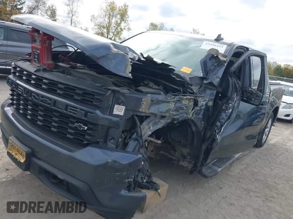 ✅ 2021 Chevrolet Silverado 1500 Custom • VIN: 1GCPYBEK9MZ303079 • Lot: 43456213. Wystawiony na IAAI z przebiegiem 63 003 mil. Bezpłatny archiwum sprzedaży aukcyjnych z USA i szczegółowy raport historii pojazdu na DreamBid. Zdjęcie 6.