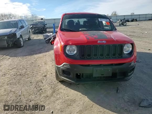 ✅ 2018 Jeep Renegade Sport • VIN: ZACCJBAB6JPH85559 • Lot: 91111105. Wystawiony na Copart z przebiegiem 151 485 mil. Bezpłatny archiwum sprzedaży aukcyjnych z USA i szczegółowy raport historii pojazdu na DreamBid. Zdjęcie 14.