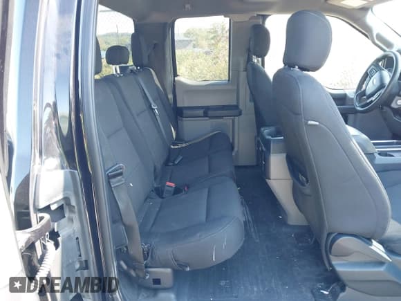 ✅ 2019 Ford F-150 XL • VIN: 1FTEX1EP7KKF12326 • Lot: 43367027. Wystawiony na IAAI z przebiegiem 84 910 mil. Bezpłatny archiwum sprzedaży aukcyjnych z USA i szczegółowy raport historii pojazdu na DreamBid. Zdjęcie 8.