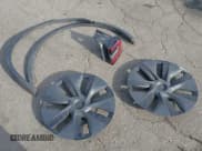 ✅ 2024 Tesla Model Y • VIN: 7SAYGDED6RF206264 • Lot: 42799125. Wystawiony na IAAI z przebiegiem 6 174 mil. Bezpłatny archiwum sprzedaży aukcyjnych z USA i szczegółowy raport historii pojazdu na DreamBid. Zdjęcie 12.