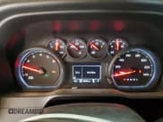 ✅ 2020 Chevrolet Silverado 1500 Custom • VIN: 1GCRYBEFXLZ291521 • Lot: 46496805. Wystawiony na Copart z przebiegiem 39 368 mil. Bezpłatny archiwum sprzedaży aukcyjnych z USA i szczegółowy raport historii pojazdu na DreamBid. Zdjęcie 9.