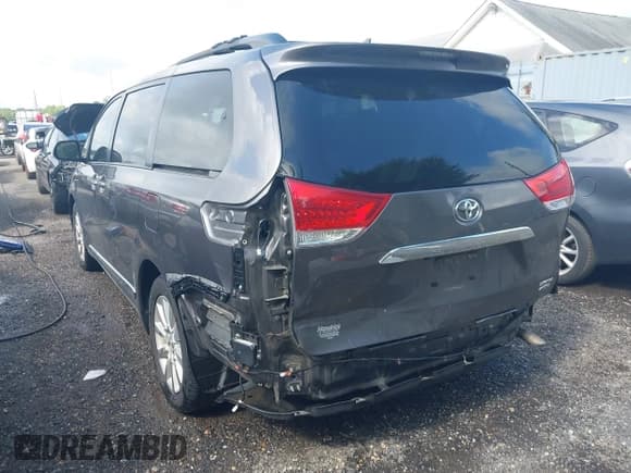 ✅ 2013 Toyota Sienna XLE • VIN: 5TDDK3DC7DS055811 • Lot: 42724410. Listed on IAAI with 136,322 mi. Free auction sales archive from the USA and detailed vehicle history report at DreamBid. Image 6.