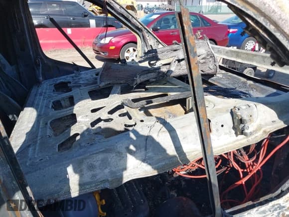 ✅ 2015 Ford Transit Cargo • VIN: 1FTNE1YGXFKA94917 • Лот: 41700789. Опубликован ранее на IAAI с пробегом Не указан. Бесплатный доступ к архиву аукционных продаж из США и подробный отчёт об истории автомобиля на DreamBid. Изображение 5.